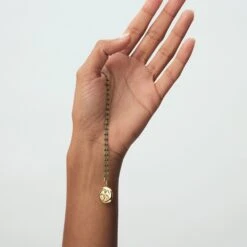 Pendentif MEDAILLON TRÈFLE 10 Pendentif MEDAILLON TRÈFLE -Agatha Boutique 02880066 157 TU M1