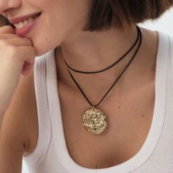 Pendentif MÉDAILLE MARTELÉE 9 Pendentif MÉDAILLE MARTELÉE -Agatha Boutique 02880135 157 TU M2